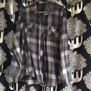 Hot topic gray button up with skull design